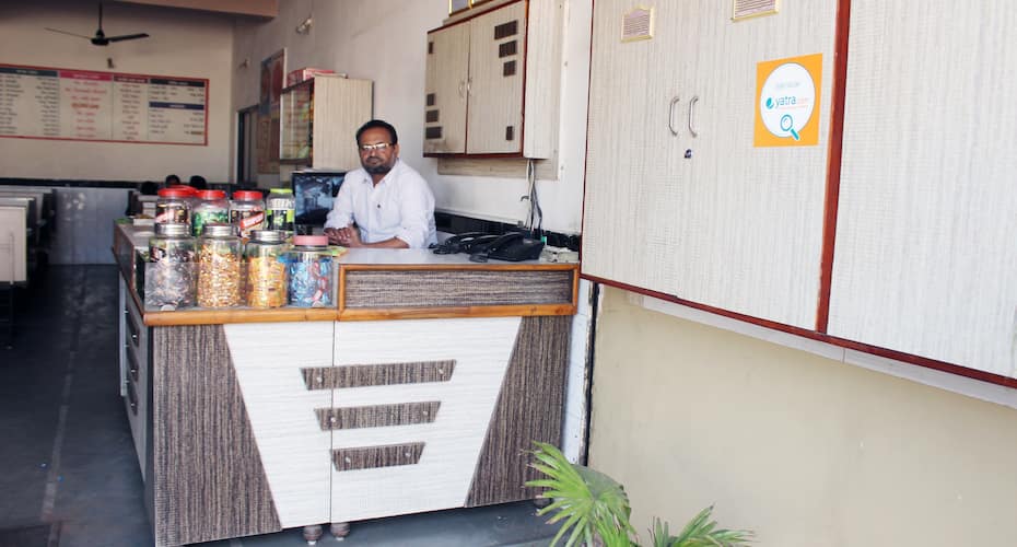 Hotel Aqsa & Guest House, Ahmedabad 2